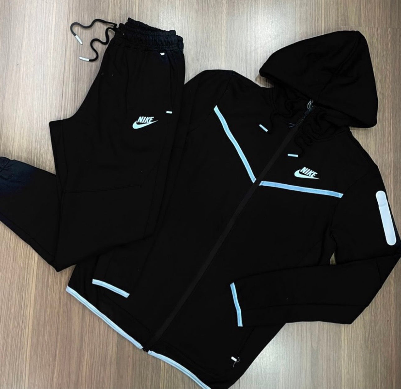 Conjunto Nike Tech Fleec