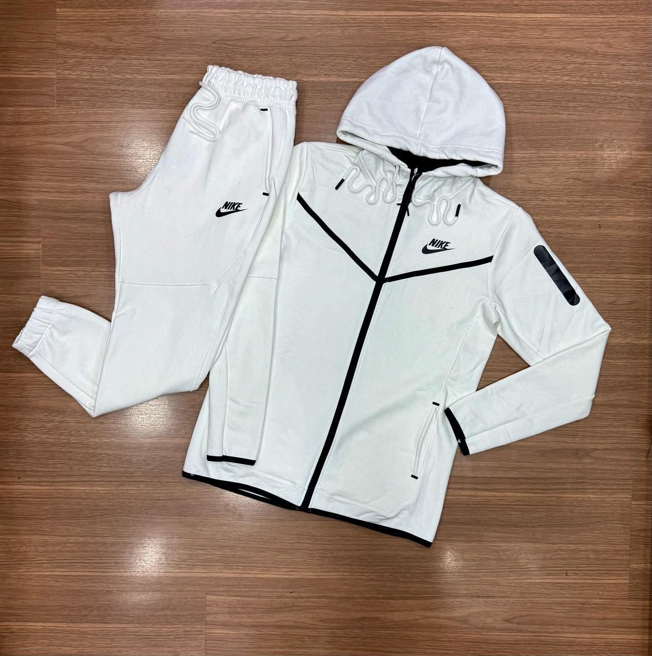 CONJUNTO NIKE