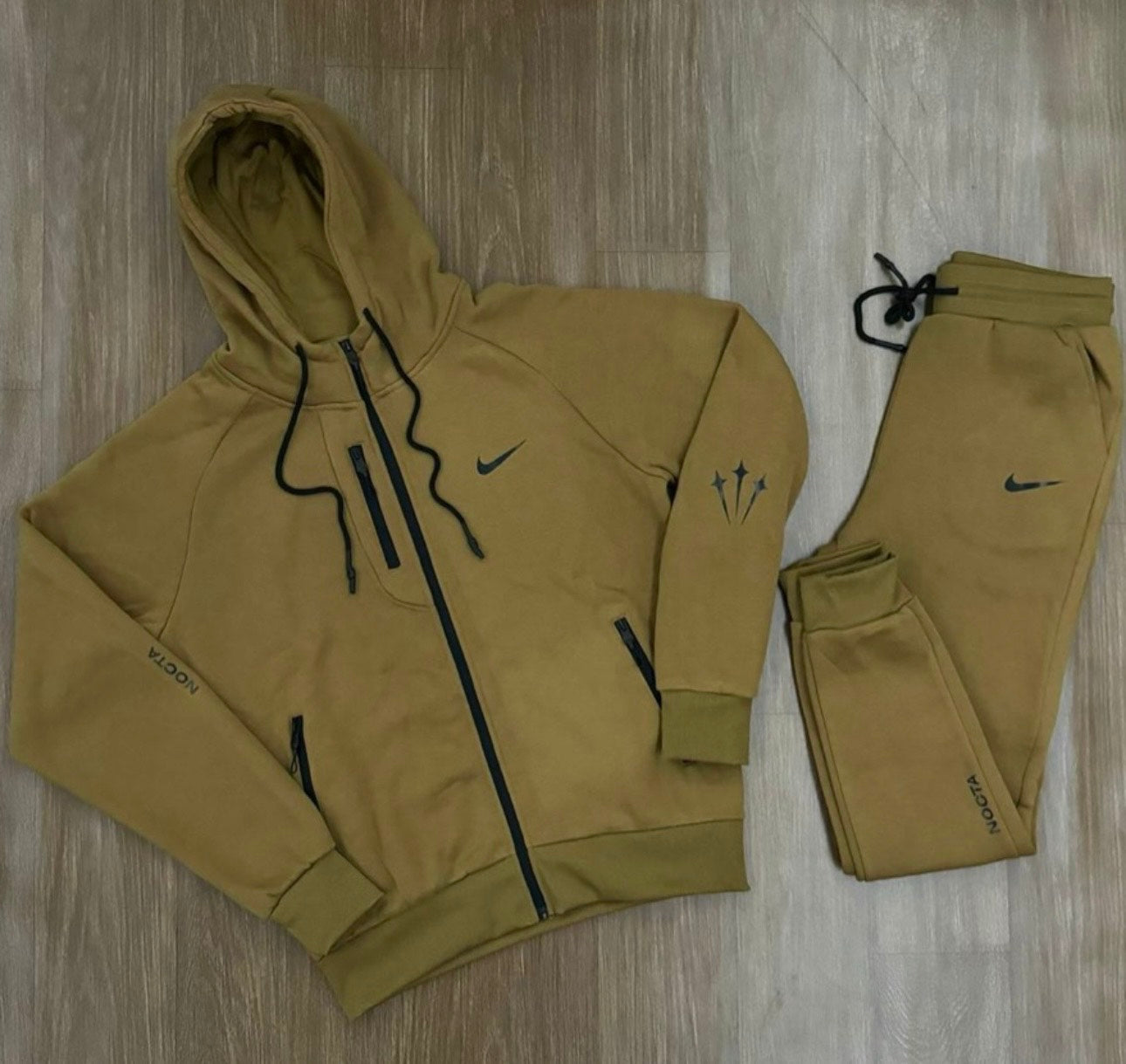 CONJUNTO NIKE NOCTA
